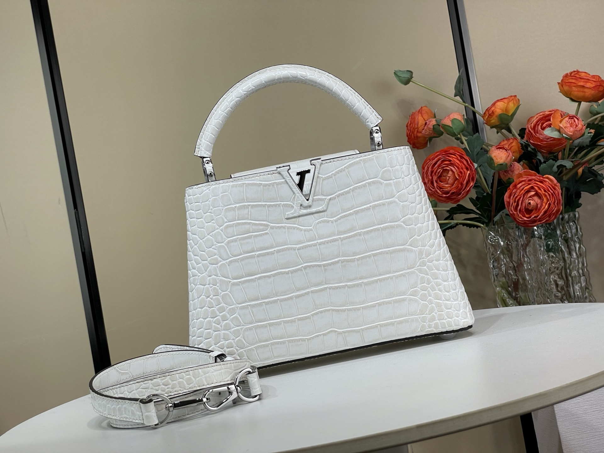 Louis-Vuitton-Capucines-BB-Tote-Shoulder-Bag-White-Crocodile-Embossed-Leather-N48865-21x14x8CM