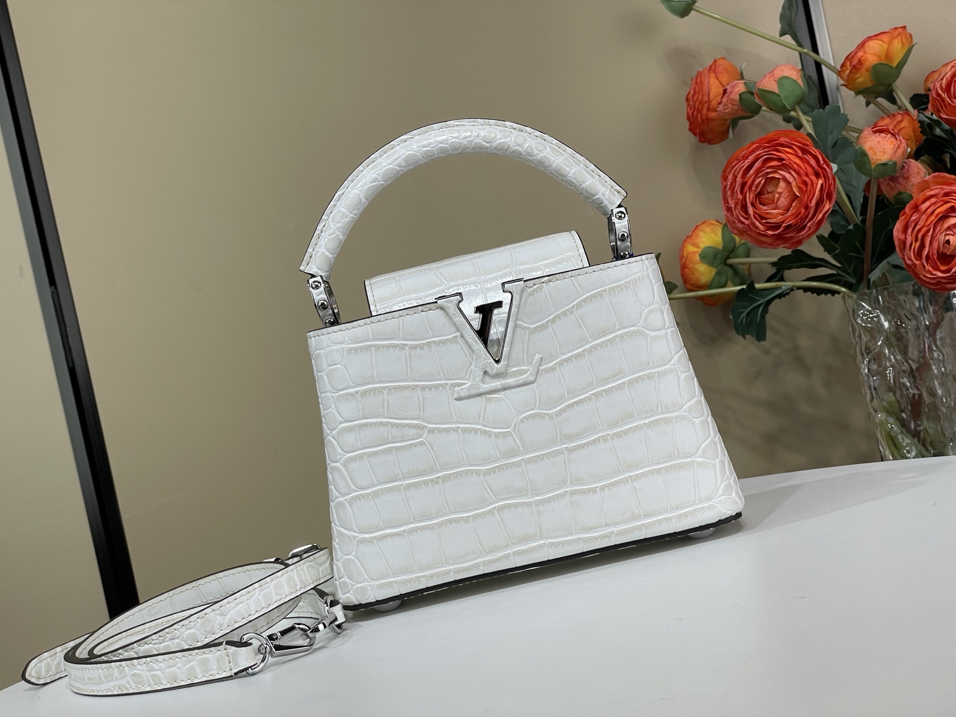 Louis-Vuitton-Capucines-Mini-Tote-Shoulder-Bag-White-Crocodile-Embossed-Leather-N48865-21x14x8CM