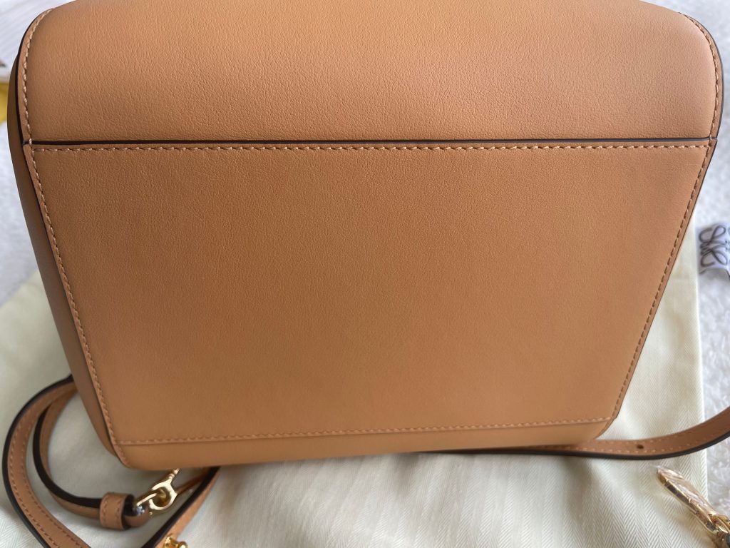 replica loewe hommock nugget bag 