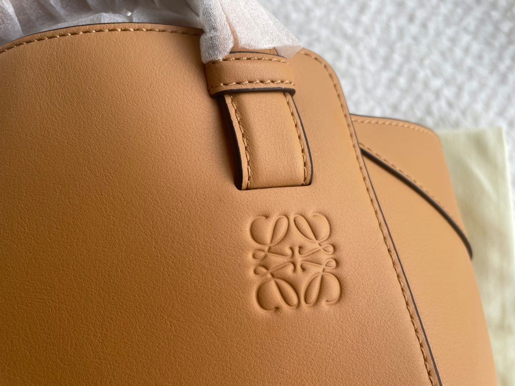 replica loewe hommock nugget bag 