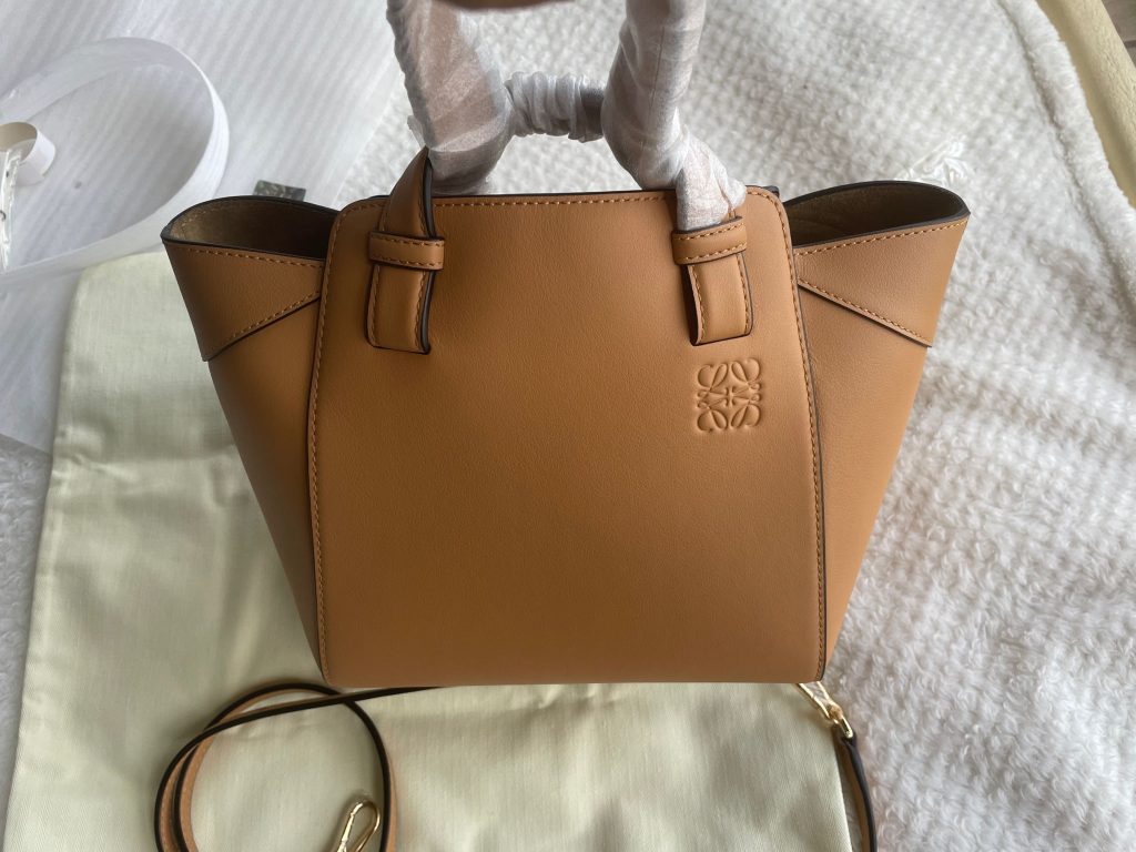Replica Loewe Hommock Nugget Bag