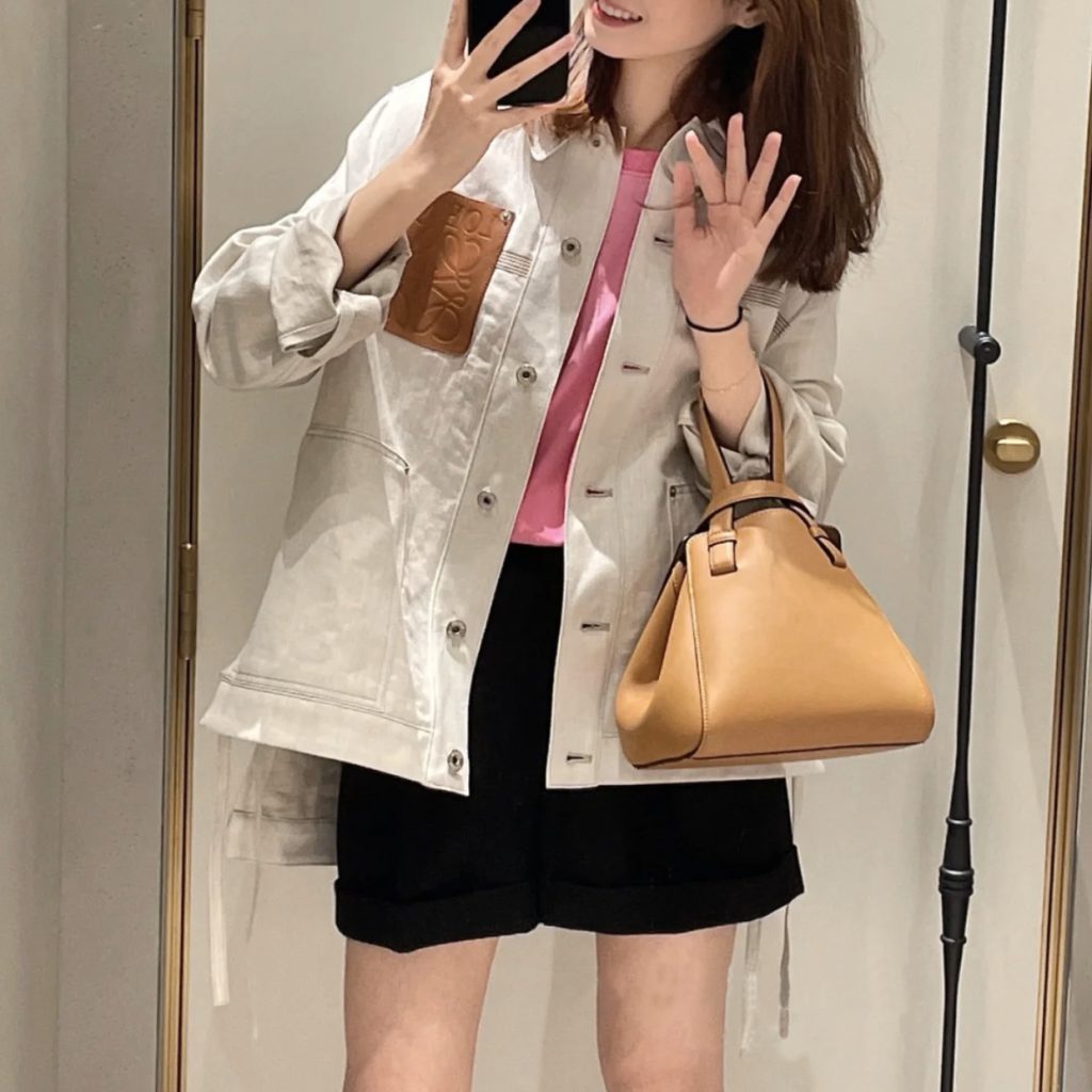 replica loewe hommock nugget bag