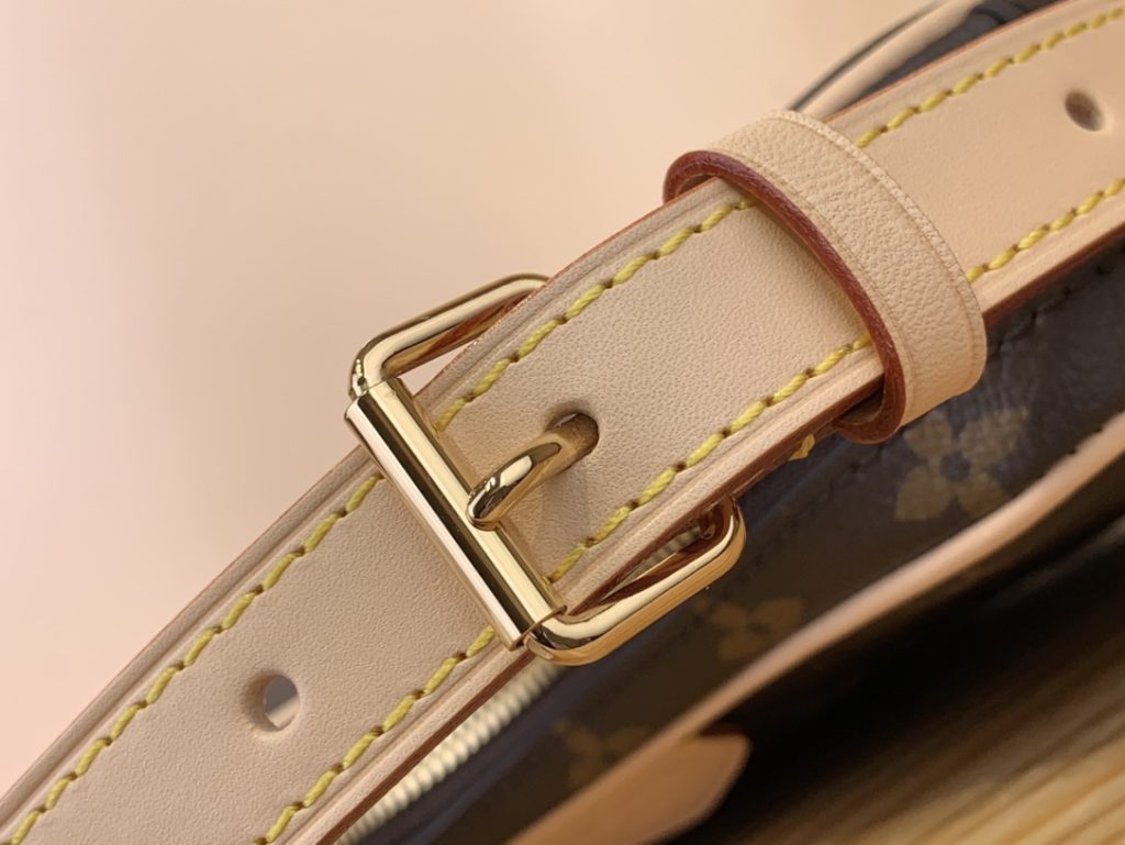 Louis Vuitton Croissant MM