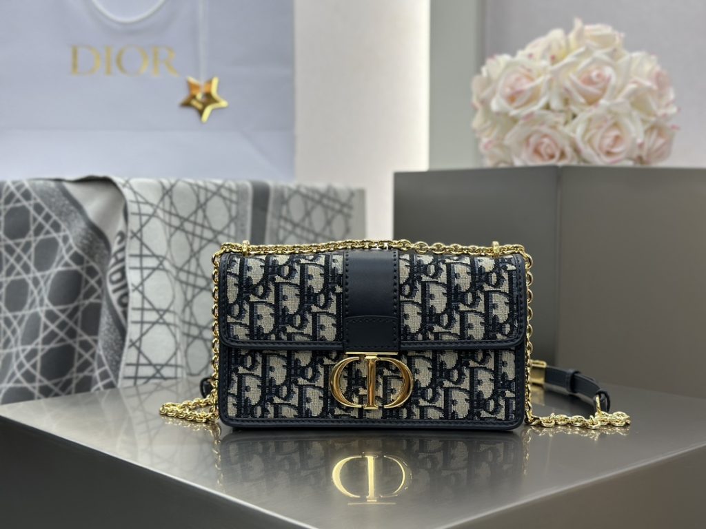 replica Dior montaigne 30 small Bag