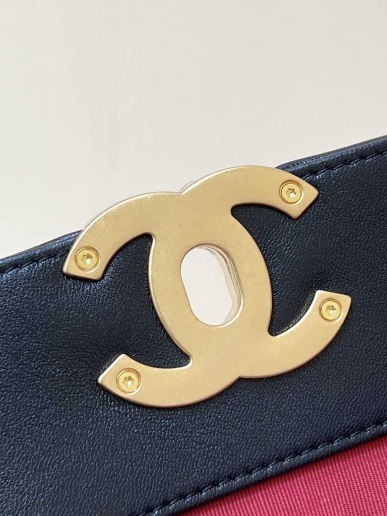 Chanel 19 Shopping Tote Hardware